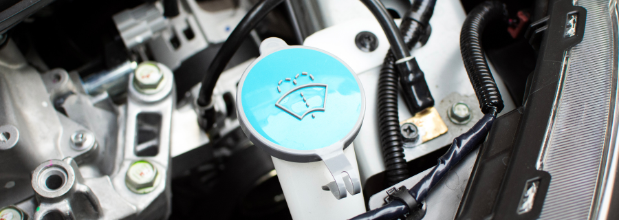 Pros & Cons of Homemade Windshield Washer Fluid